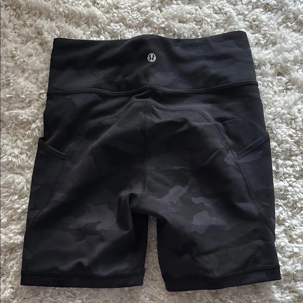 Black Camouflage lululemon invigorate shorts 6in inseam size 4